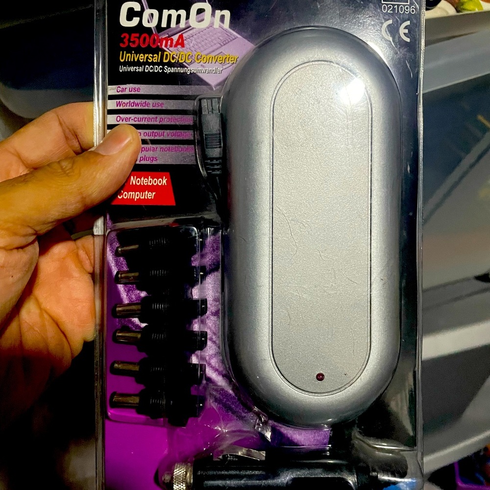 universal DC converter 3500ma for laptops with 12 volt car connector.